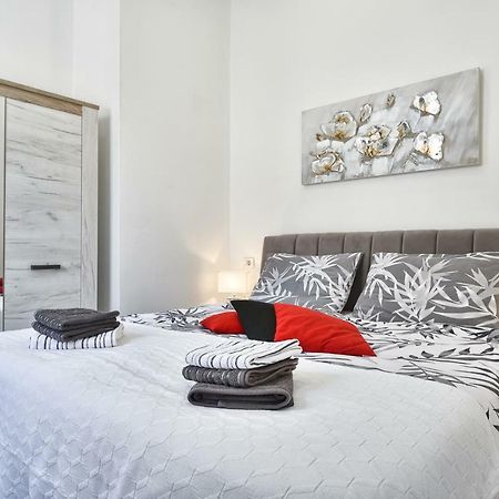 Apartment 20M From Arena Πούλα Εξωτερικό φωτογραφία