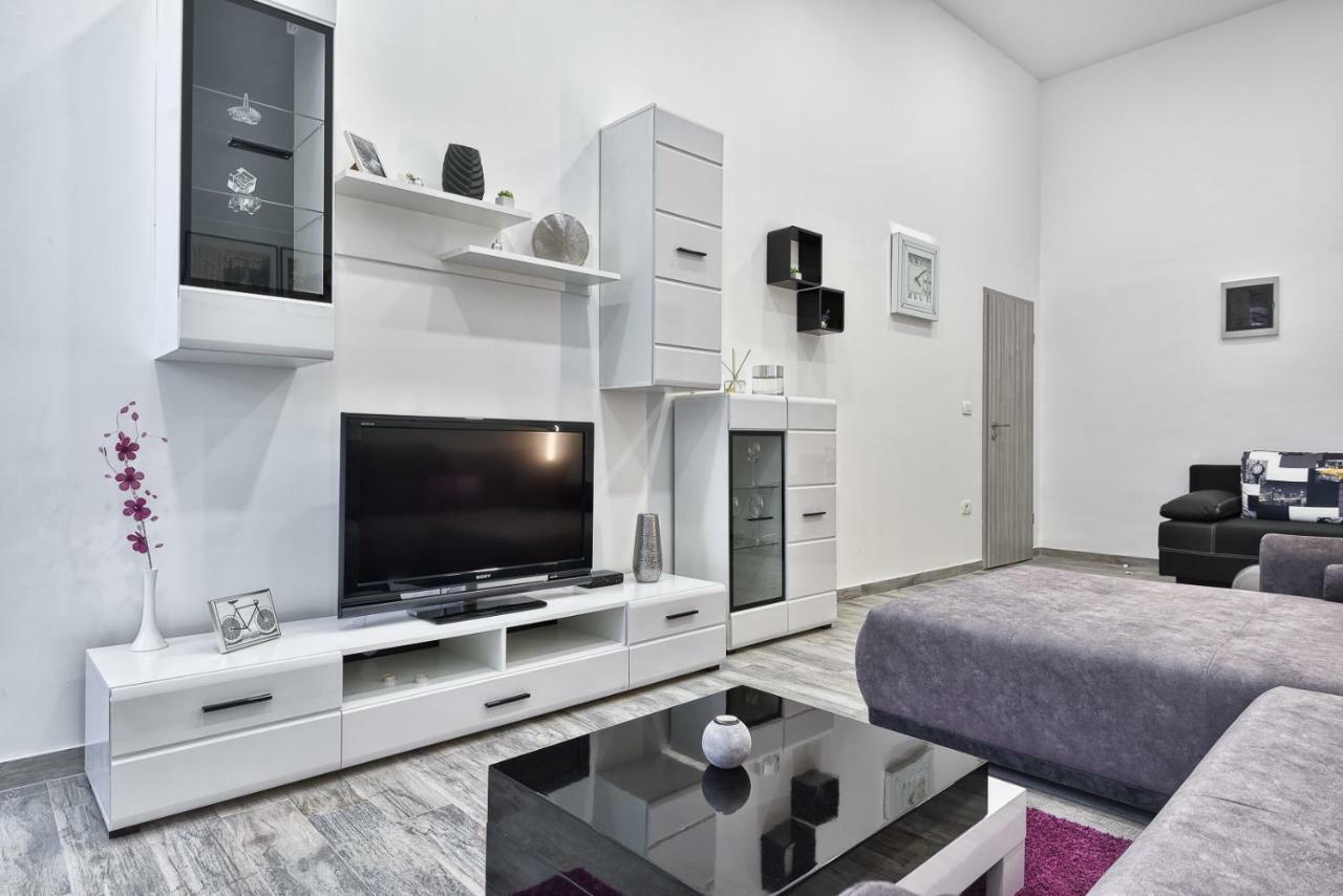 Apartment 20M From Arena Πούλα Εξωτερικό φωτογραφία