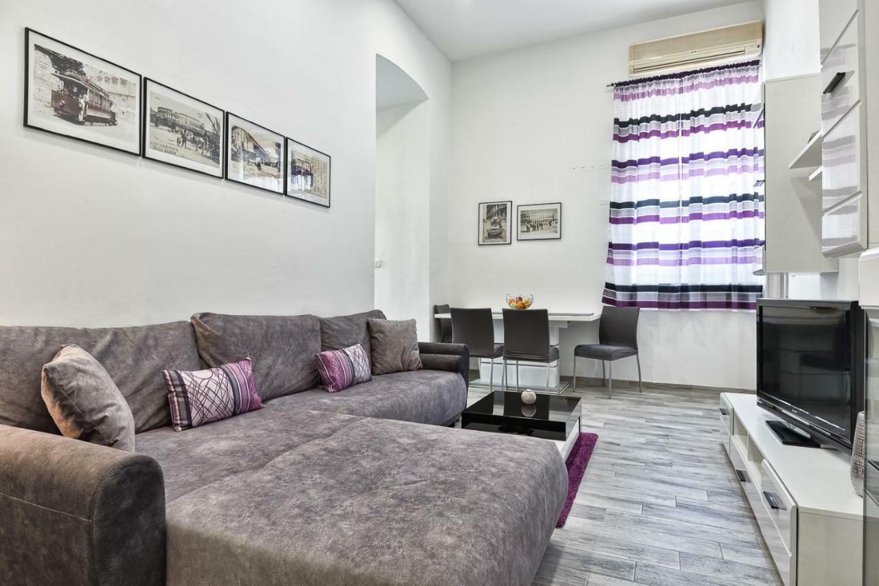 Apartment 20M From Arena Πούλα Εξωτερικό φωτογραφία